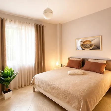 Luxe Living Seascape - Golem, Durres *
